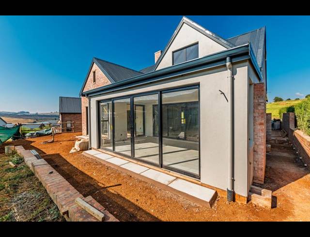 4 BEDROOM TOWNHOUSE FOR SALE IN ST JOHNS VILLAGE